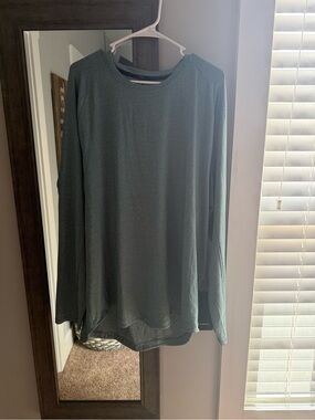 Long Sleeve Crewneck Top in Dusty Green XXL